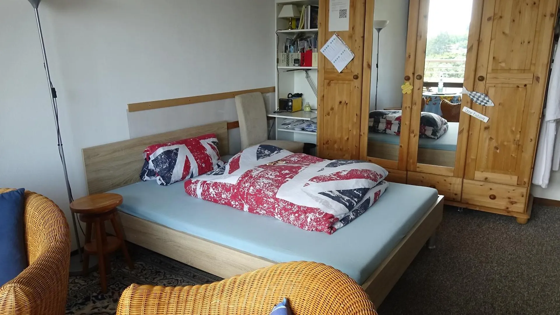 Guestroom With Wide View And Pool Near City Side, 2Nd Guest With Extra Bed Possible Frankfurt am Main Germany
