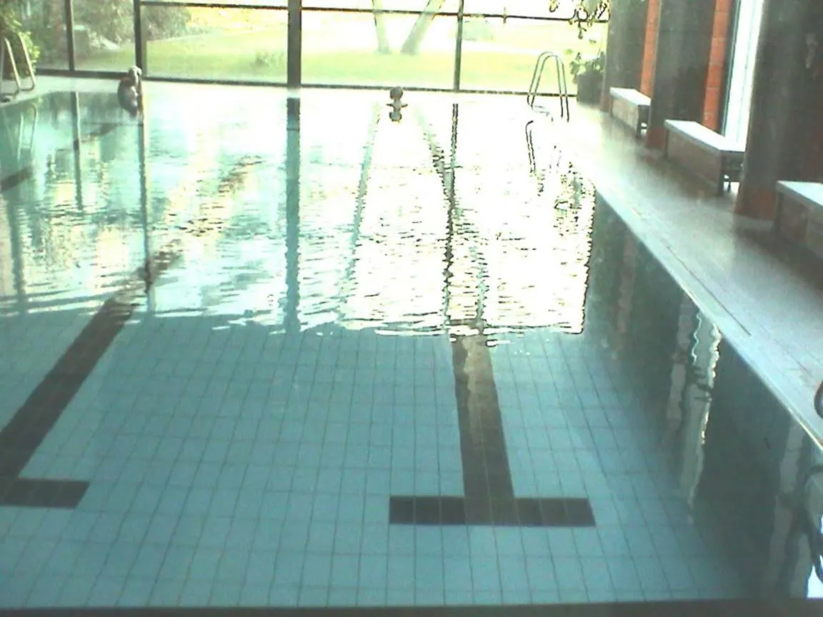 Guestroom With Wide View And Pool Near City Side, 2Nd Guest With Extra Bed Possible Frankfurt am Main Germany