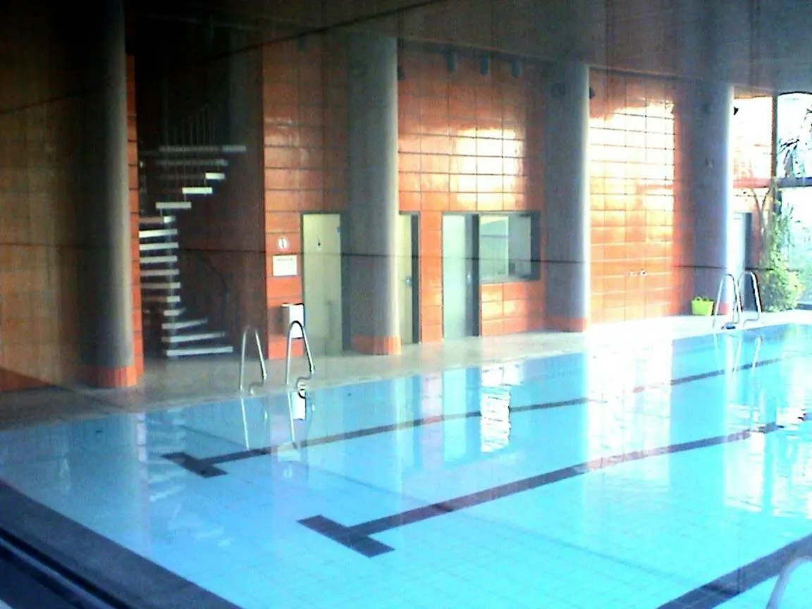 Guestroom With Wide View And Pool Near City Side, 2Nd Guest With Extra Bed Possible Frankfurt am Main 0*,  Germany