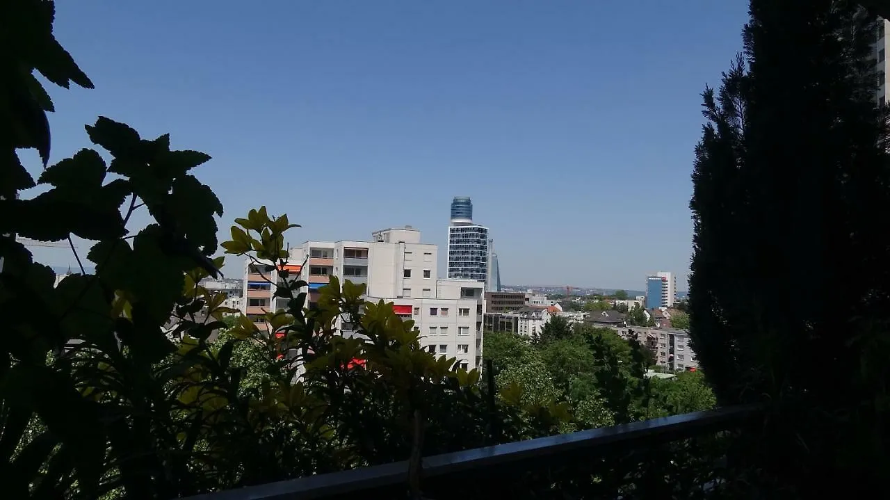 Homestay Guestroom With Wide View And Pool Near City Side, 2Nd Guest With Extra Bed Possible Frankfurt am Main Germany